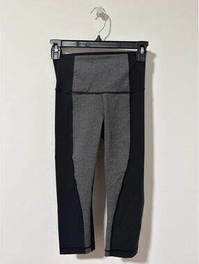 Lululemon Wunder Under crop High Rise Leggings - Womens size 4